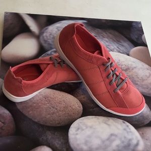 Clark collection sneakers. Slip on. No tie!